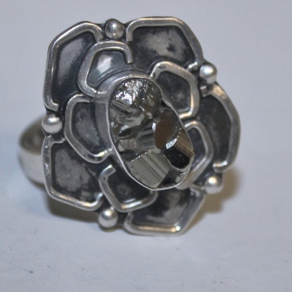 Taxco Sterling Silver. 925 “Fool’s Gold” Pyrite Flower Ring - Picture 1 of 5